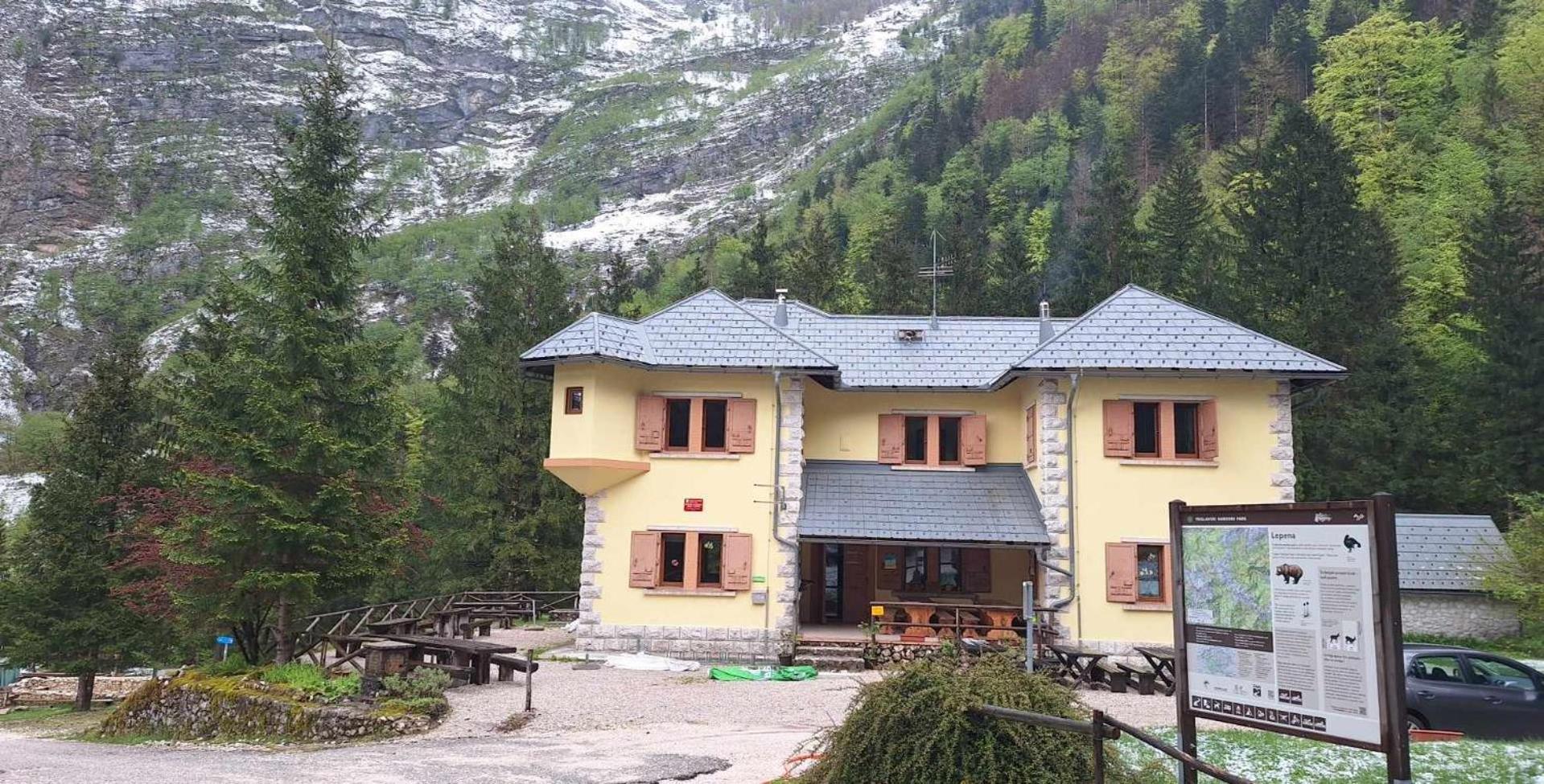 Hotel Dom Klementa Juga Lepena Esterno foto