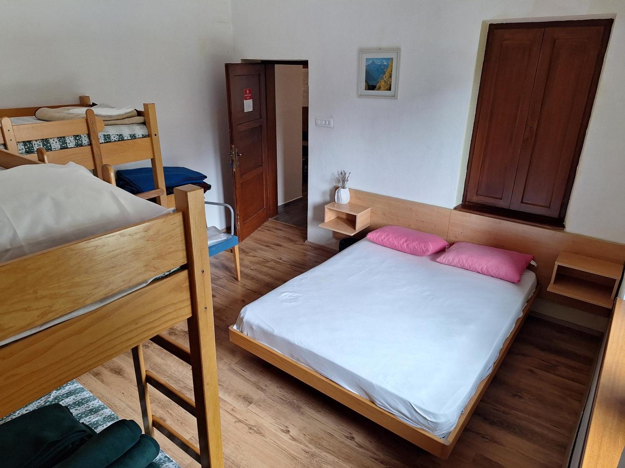 Hotel Dom Klementa Juga Lepena Esterno foto